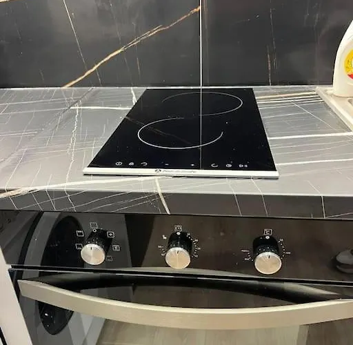 Spacious Ish-blloku Area Apartmán Tirana